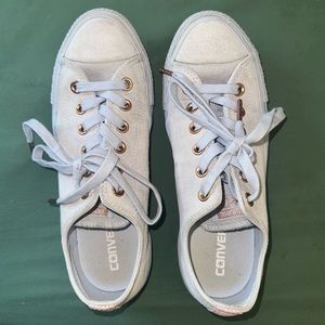 Converse Tennis Shoes